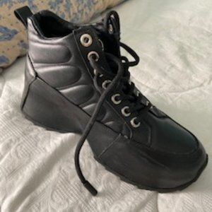 Nila & Nila ITALIAN Leather and goat hair SHEARLING Ankle Boots